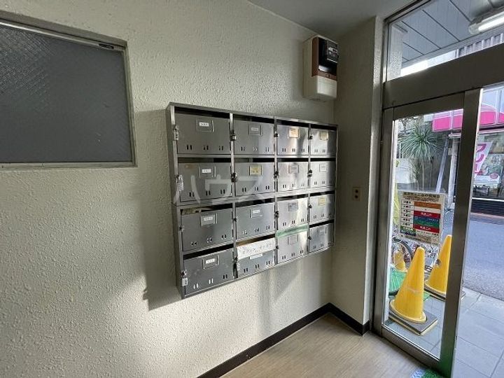 内田マンションの地図