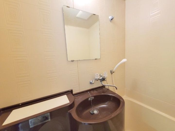 スタンドアップ本町の内装