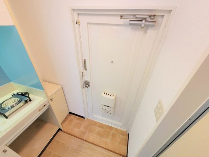 スタンドアップ本町の玄関