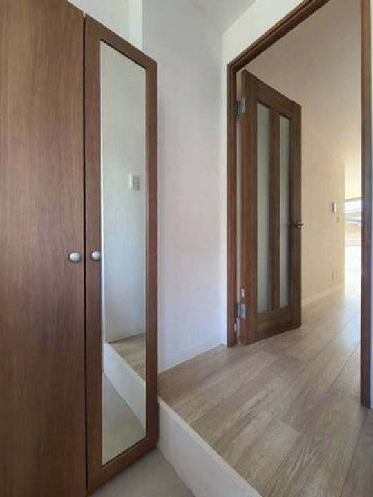マンション向洋の玄関
