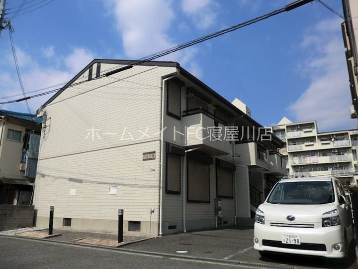 ハイツ栄の外観