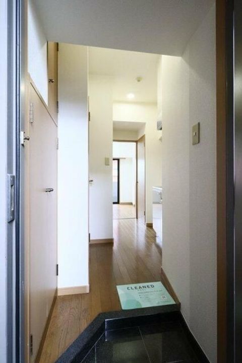 東京都港区三田5(マンション)の賃貸物件の玄関