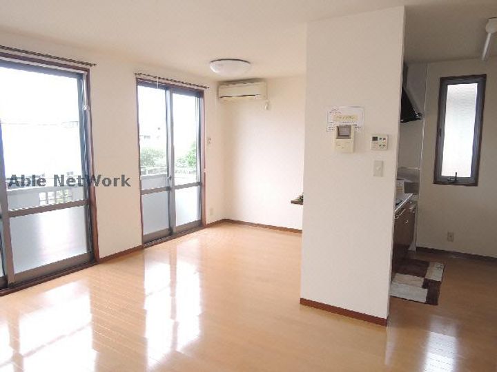 ダンデライオン C・D棟の居間