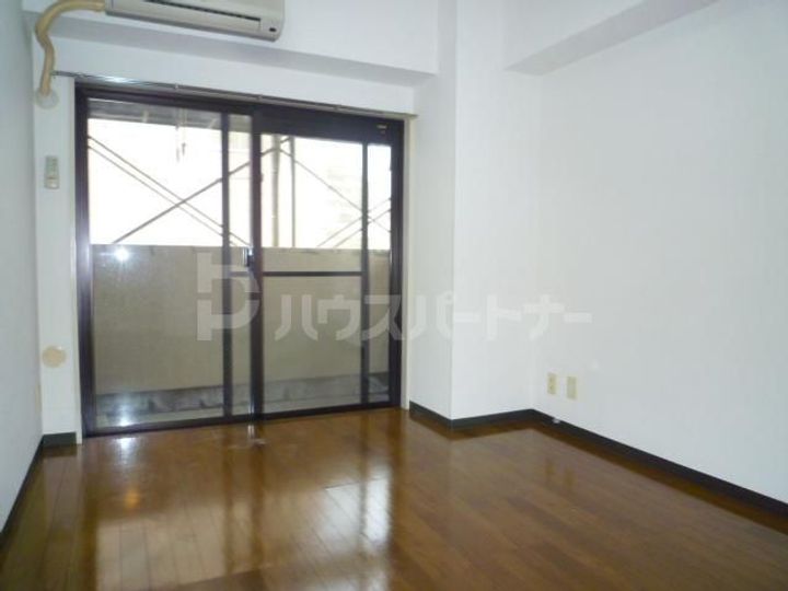 オリンポス四ツ木の居間