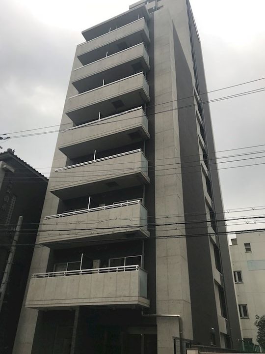 Fujiman北梅田の外観