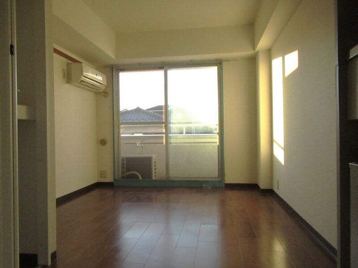 ステージIの居間