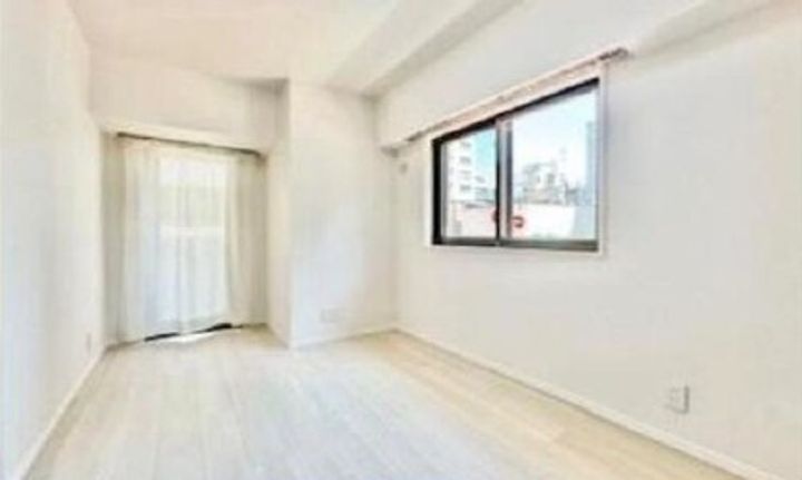 プレシス浅草雷門の居間