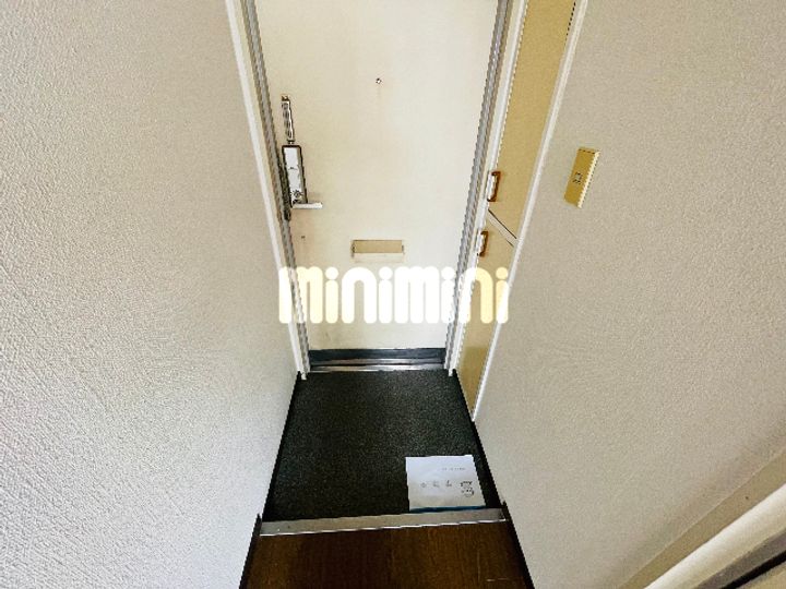 ベルピア八千代台第2-2の玄関