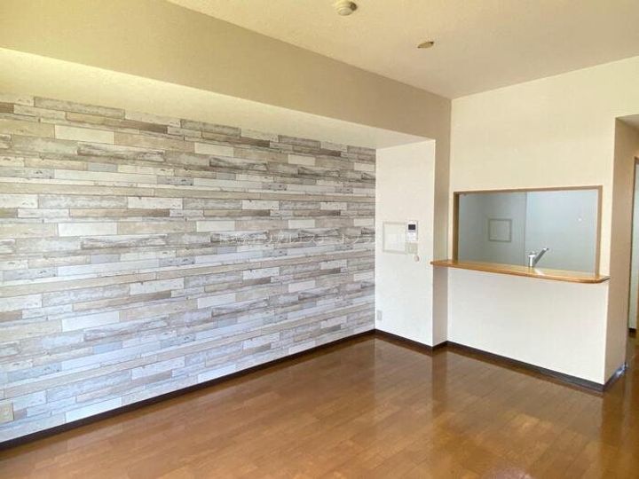 ロン・ラヴィーヌの居間