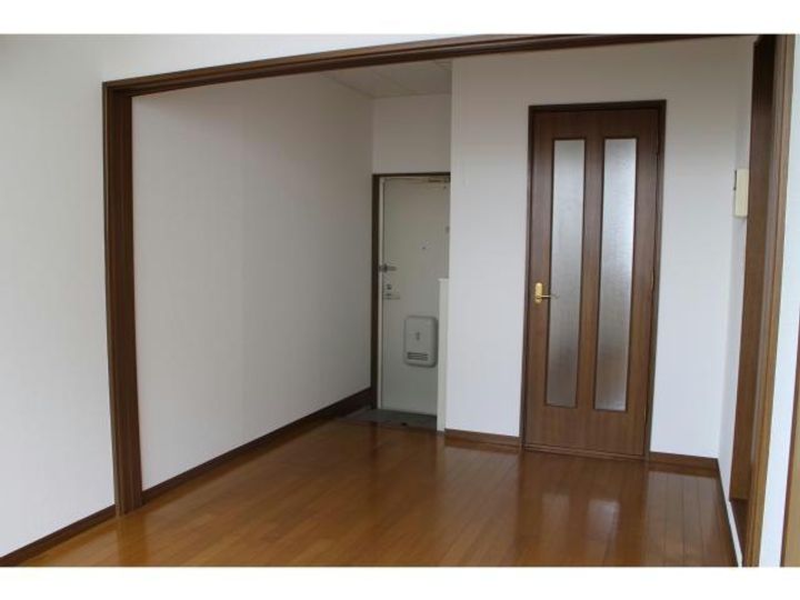ユートピアBの居間