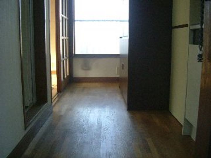 ビュルゲル久保の居間