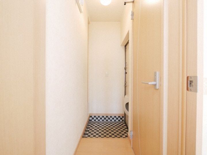 北海道札幌市西区八軒二条東5(アパート)の賃貸物件の玄関
