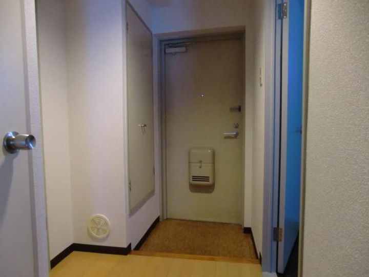埼玉県さいたま市桜区西堀1(マンション)の賃貸物件の玄関