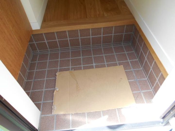 ハウス・デンの玄関