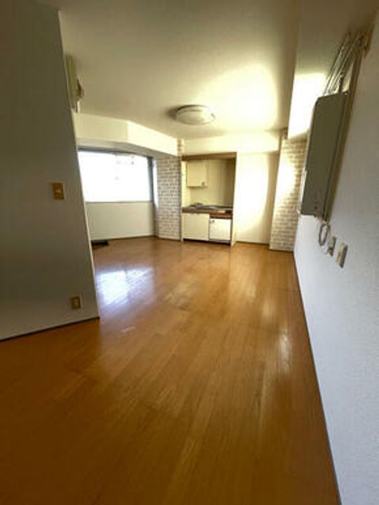 ULYAIZUの居間
