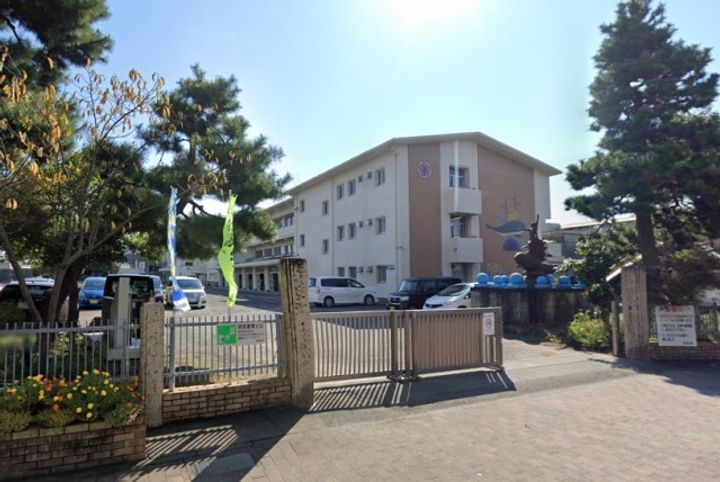 ULYAIZUの周辺
