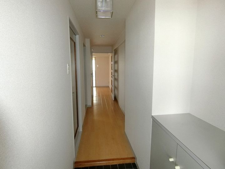 第1荒井プレイスの玄関