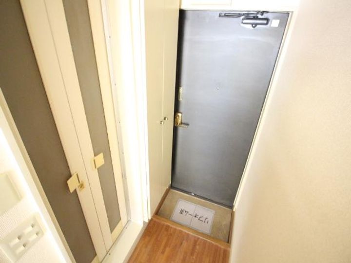 レオパレス豊四季第10の玄関