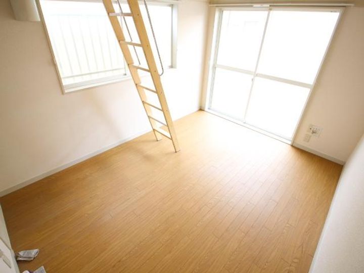 レオパレス豊四季第10の居間