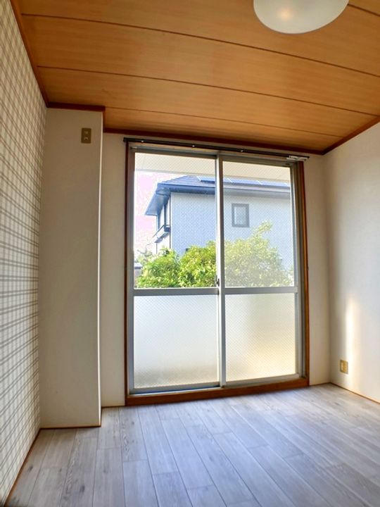 春日井市高山町アパートの居間