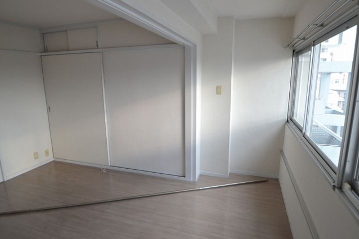 第3山下ビルの居間