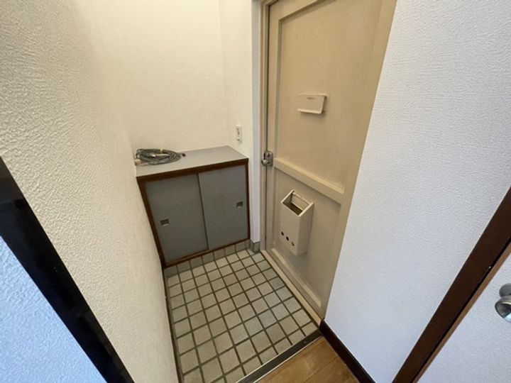 渡辺ビルの玄関