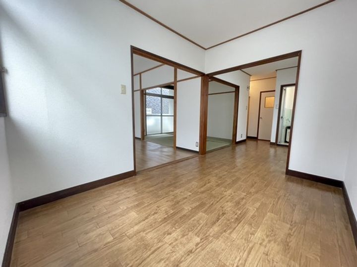 渡辺ビルの居間