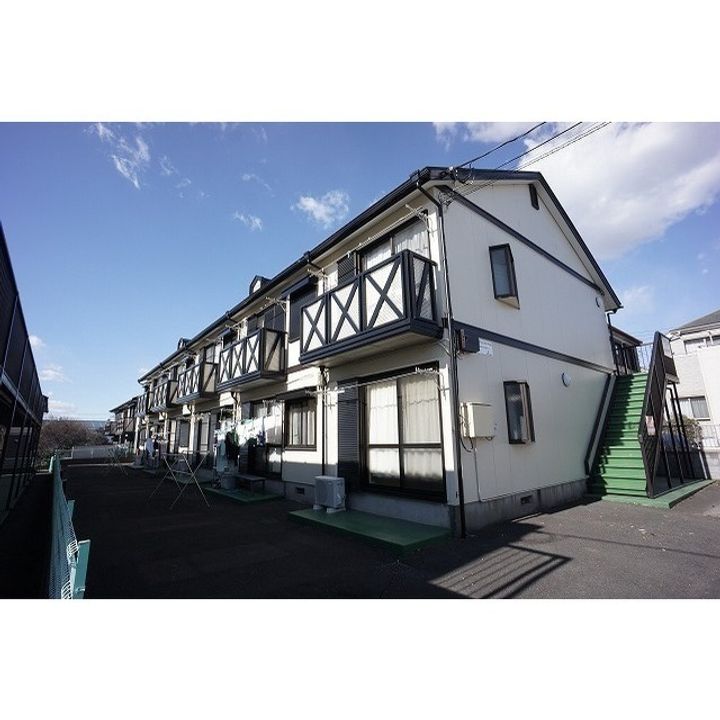 ガーデンパレスオークラの外観