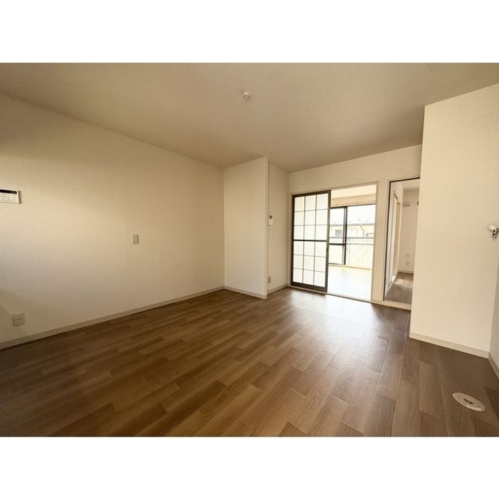 ガーデンパレスオークラの居間