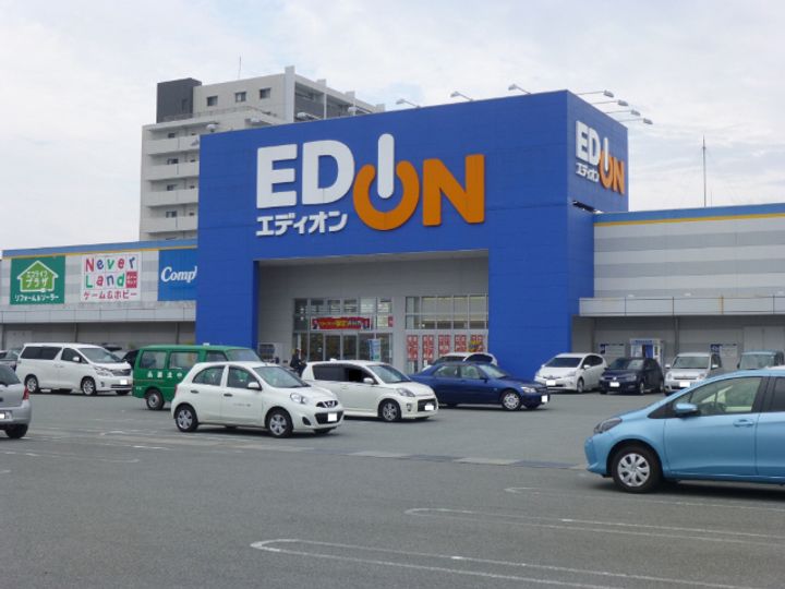 サクラ―レの周辺