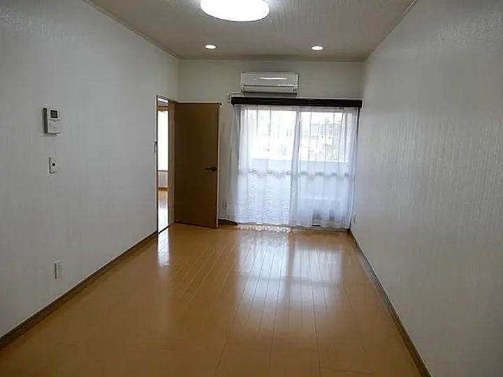 神奈川県伊勢原市高森(アパート)の賃貸物件の居間