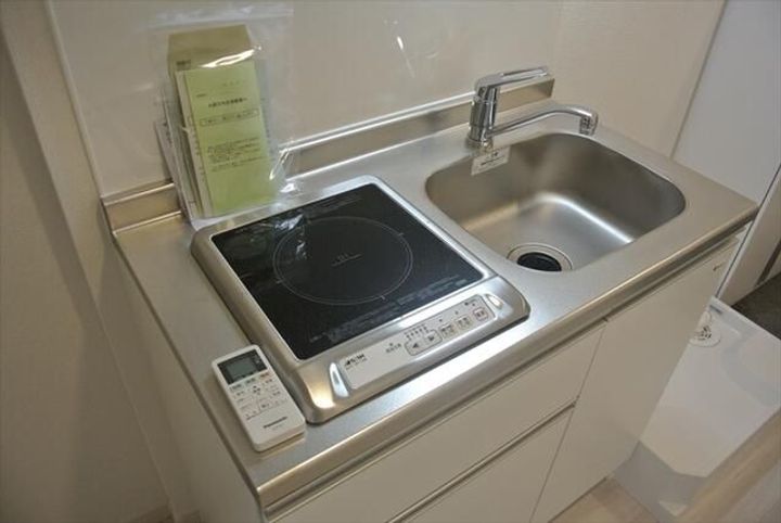 埼玉県三郷市中央5(アパート)の賃貸物件のキッチン
