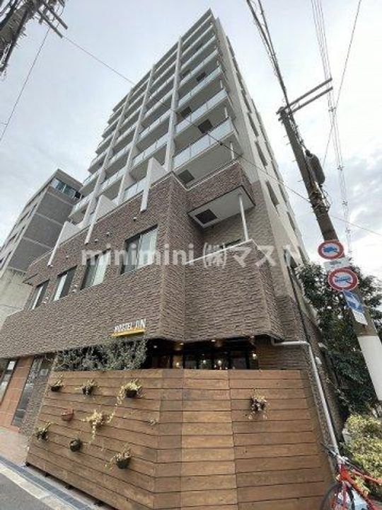 ヴェッセル西九条の外観