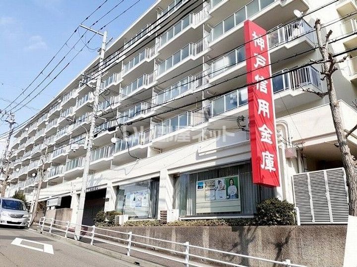 メゾン・ド・エティックの周辺