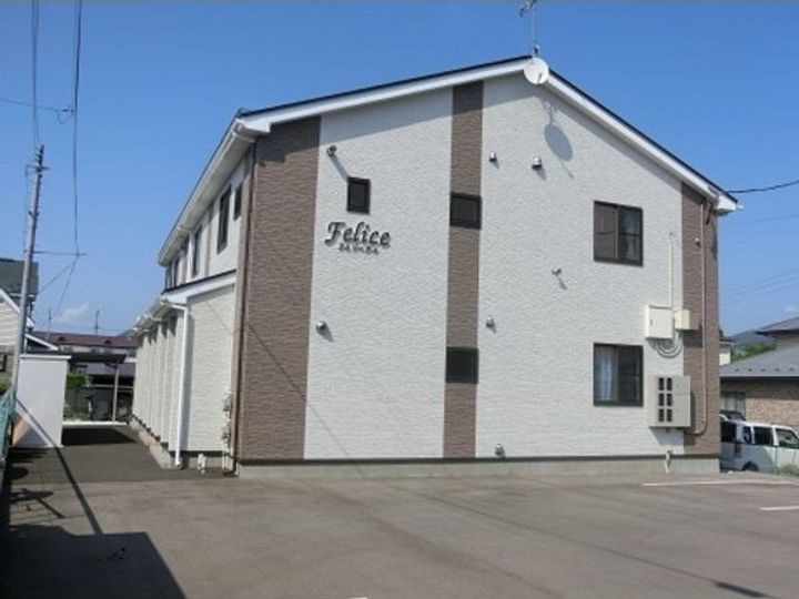 矢巾町大字高田第15地割【フェリーチェ】築12年の外観