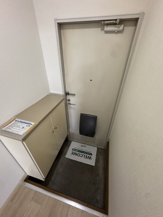 フレグランス湘南台の玄関