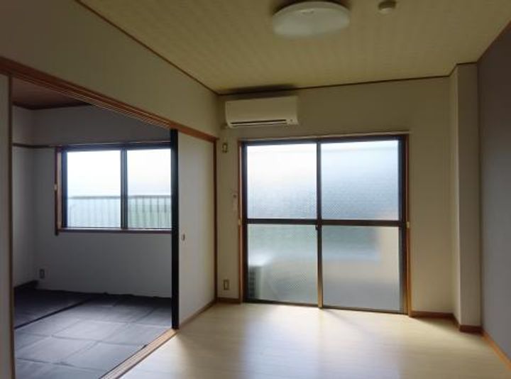 リヴァーサイドレズィデンスの居間