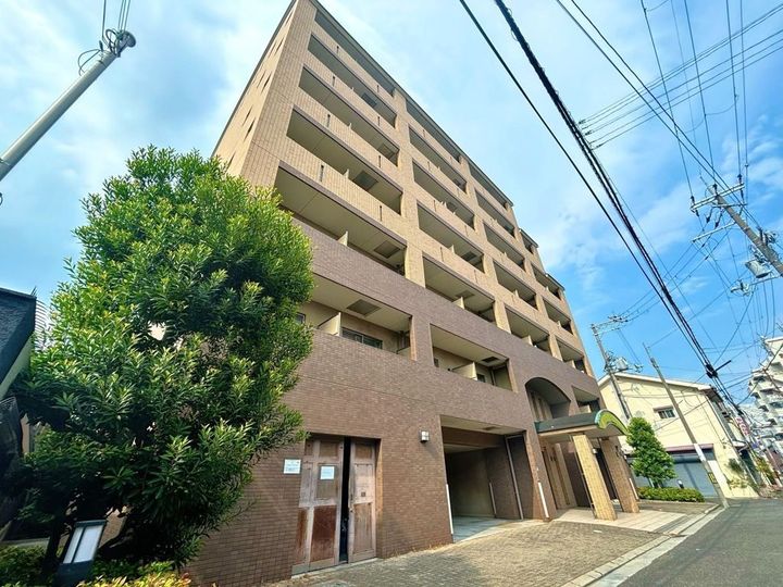 春秋ドミトリーの外観