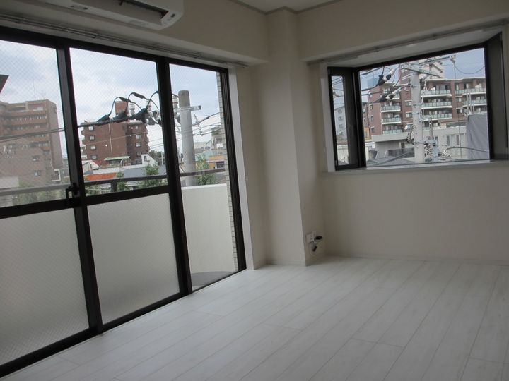 ロイヤルレジデンスIIの居間