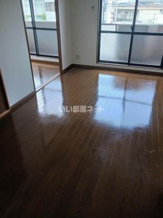 清水マンションの居間