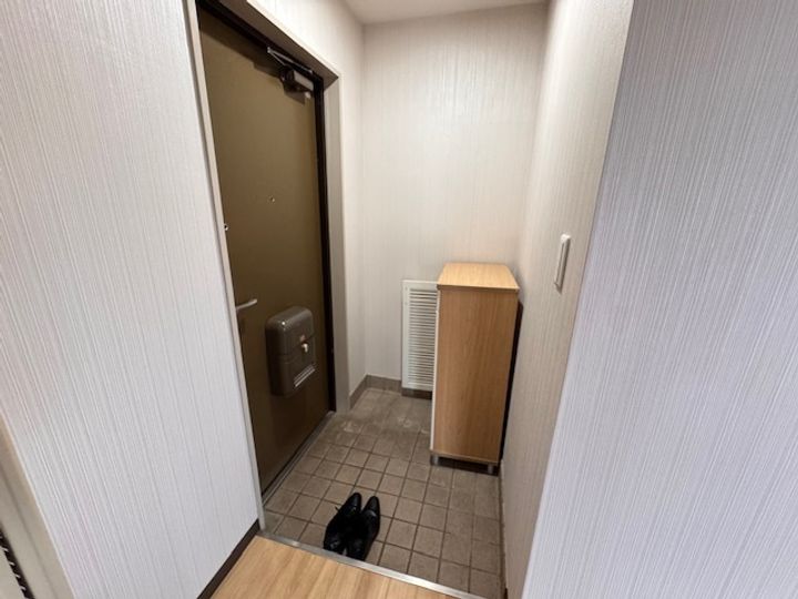 大阪府豊中市中桜塚4(マンション)の賃貸物件の玄関