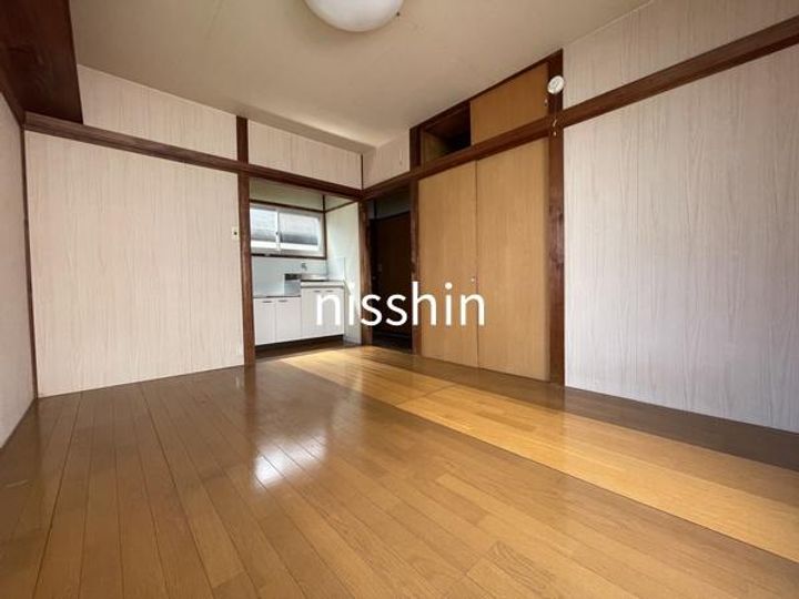 土屋アパートの居間