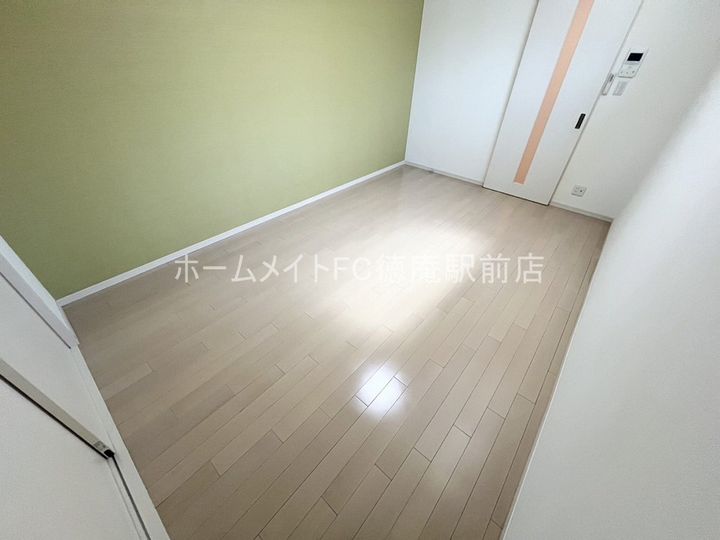 GlanpiaCourt放出東の居間