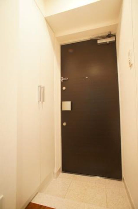 神奈川県川崎市川崎区貝塚2(マンション)の賃貸物件の玄関