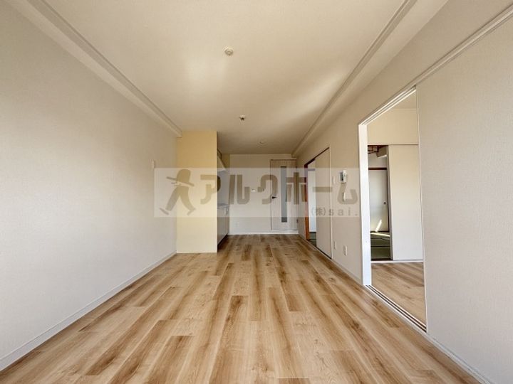 エクシード国分の居間