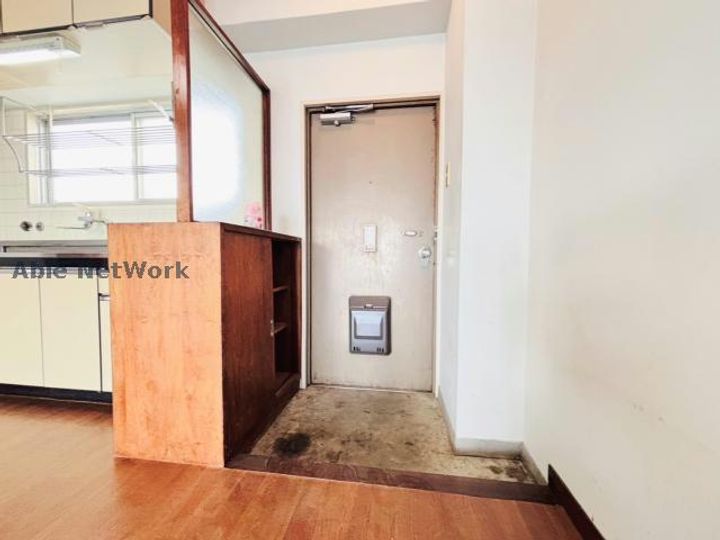 イトウマンションB棟の玄関