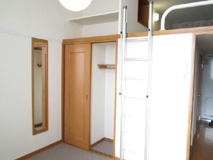 レオパレスアルカンシエル壱番館の居間