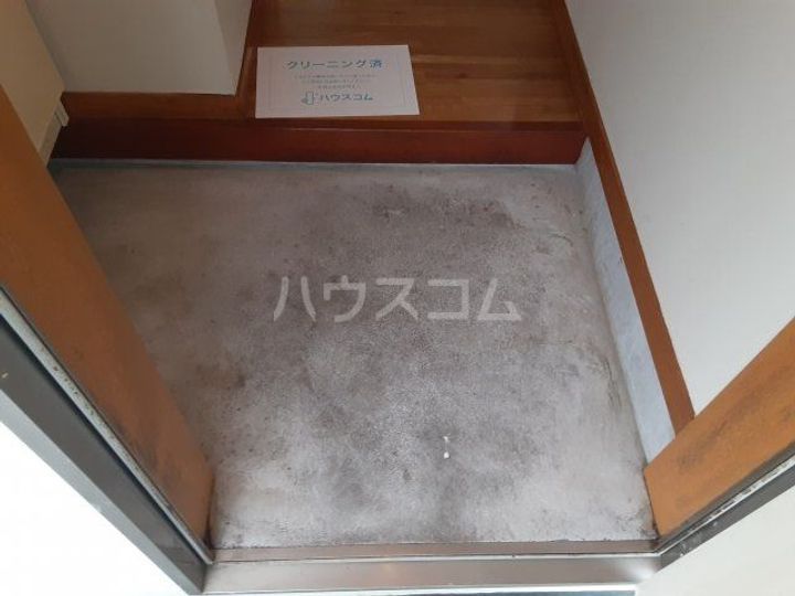 ロイヤルヒルズの玄関