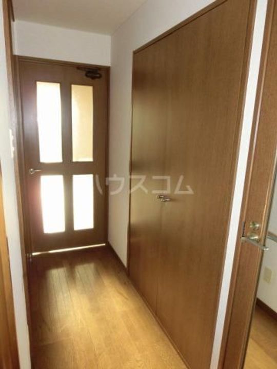 アイビス小絹Aの玄関