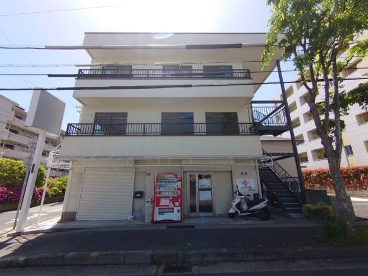 五月ハイツの外観